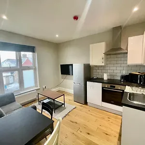 Apartment Cosy 1 Bedroom Flat!, London